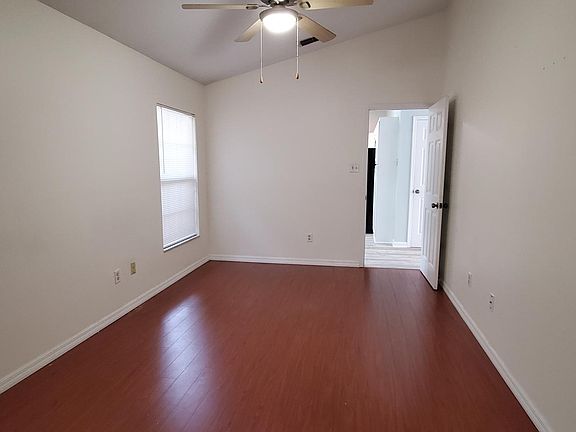 3rd image of 725 Shine Ave