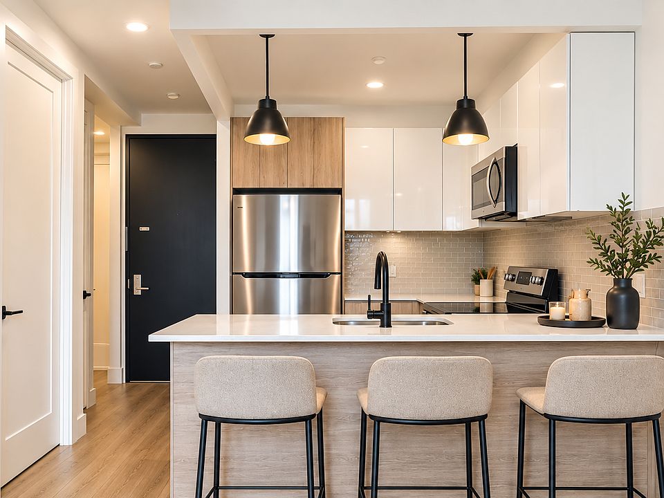 2nd image of 421 Rutland Rd #2D