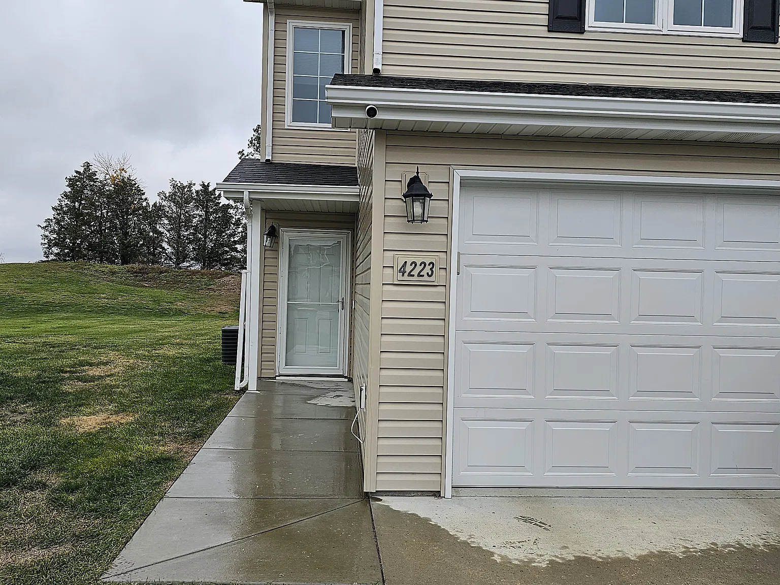 3 bed, 1500 sqft, $2,200 — Photo 2