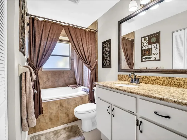 1070 S Pointe Alexis Dr — Photo 16