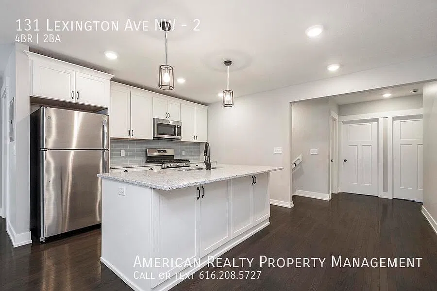 4 bed, 1136 sqft, $2,450 — Photo 3