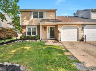 166 Stratton Ln, Mount Laurel, NJ 08054