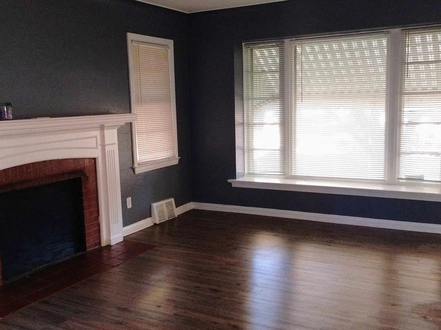 3 bed, 1160 sqft, $1,350 — Photo 2