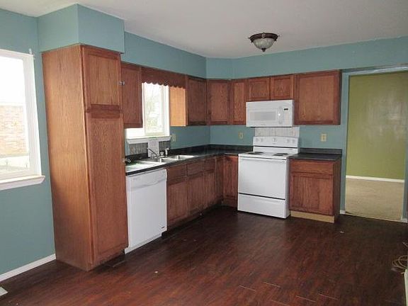 5th image of 7000 Richfield Dr
