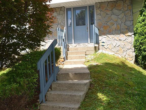 2nd image of 109 Wexford Pl