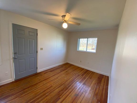 2nd image of 2921 Depot St #B
