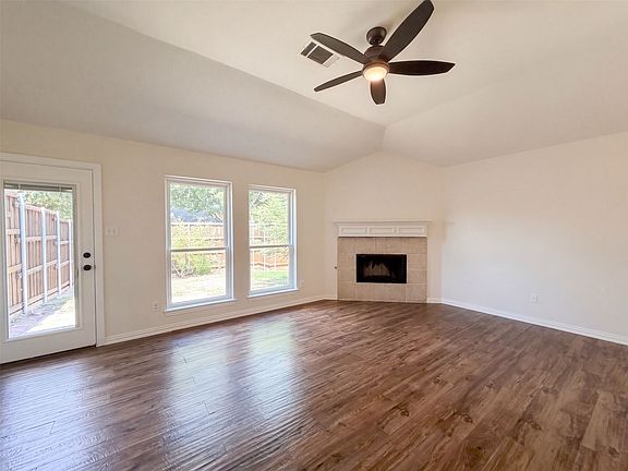 3rd image of 6312 Candletree Ln