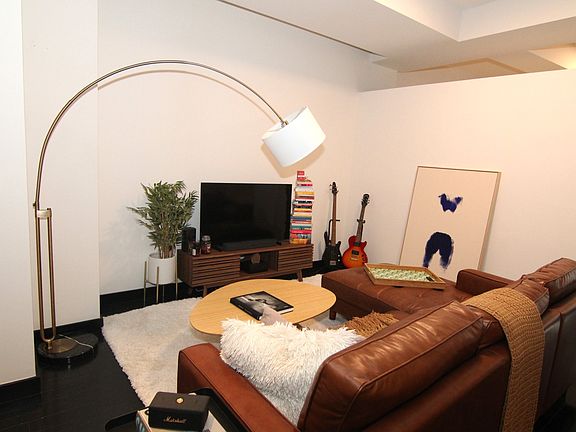 5th image of 20 Pine St APT 1913