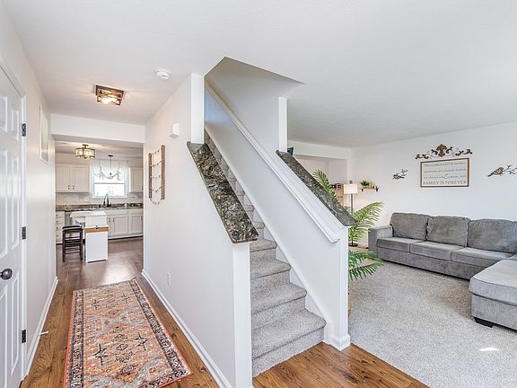3rd image of 16327 Countryside Blvd