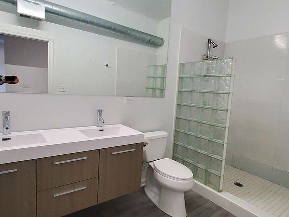 5th image of 3411 W North Ave #2E