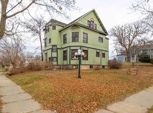 704 Ash St, Baraboo, WI 53913