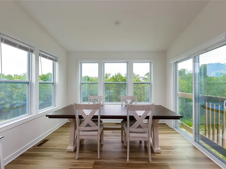 109 Mesa Dr — Photo 4