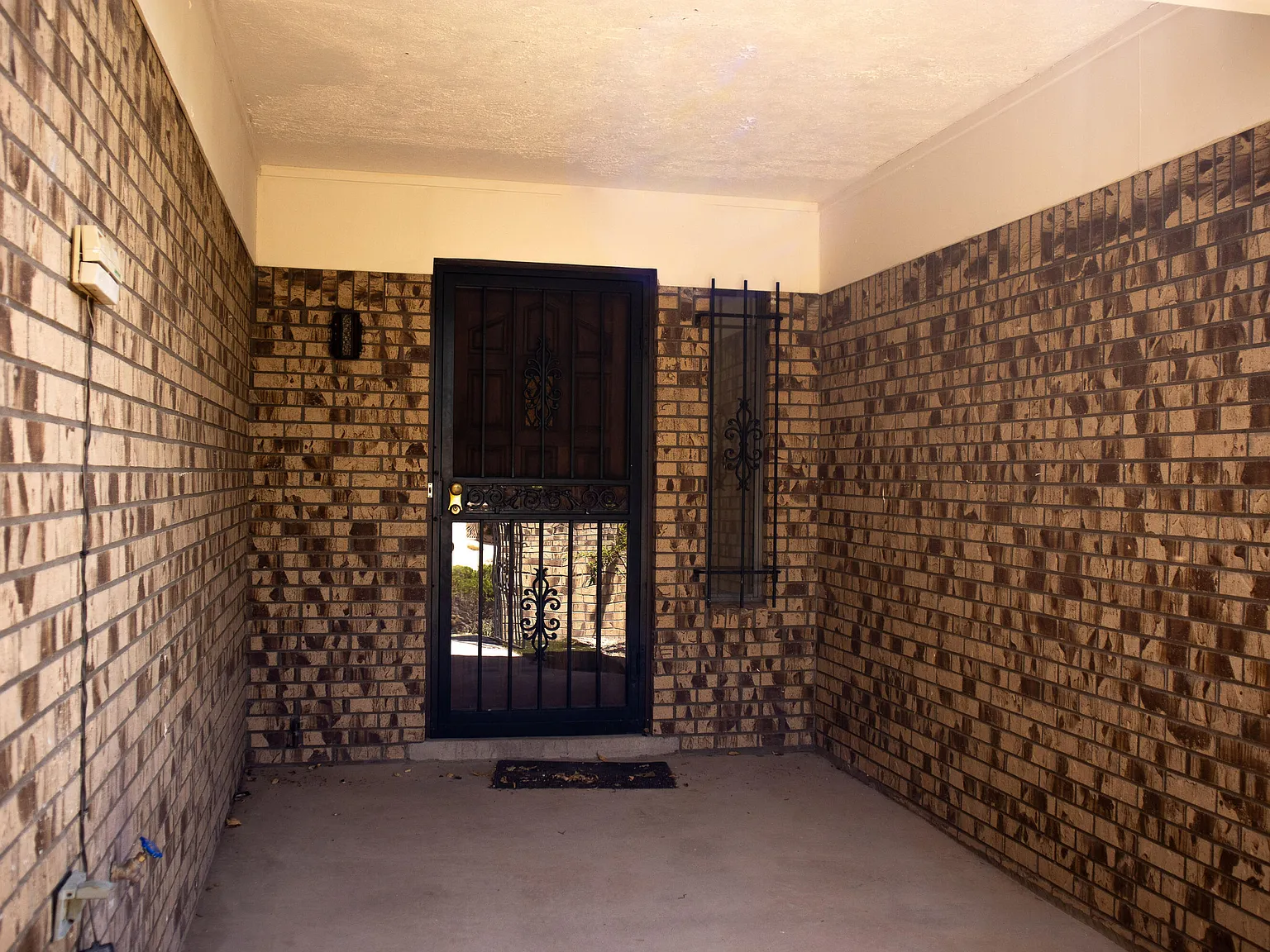 3 bed, 2.0 bath, 1868 sqft, $2,500 — Photo 4