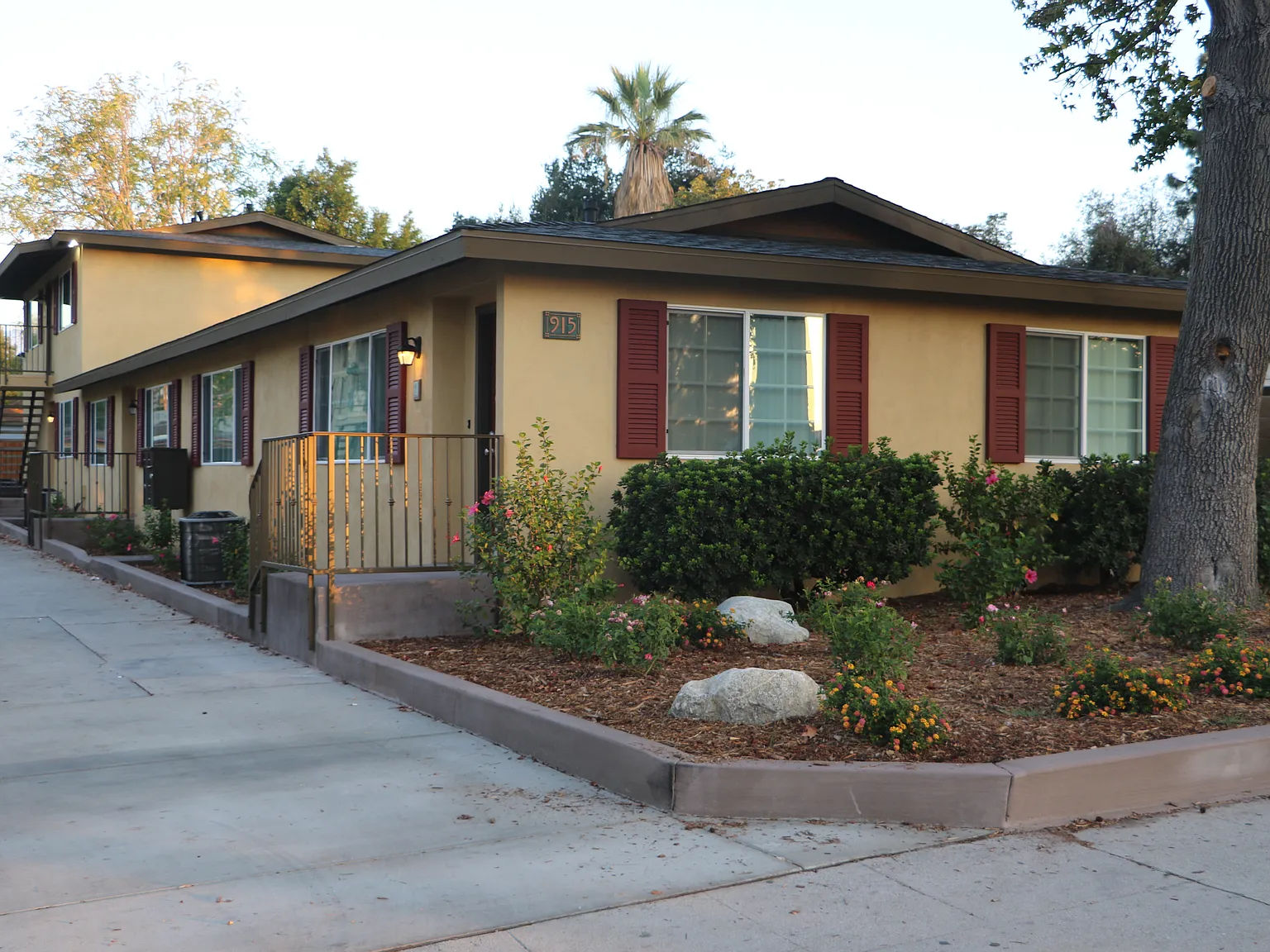 Orange Grove Apartments — Photo 1