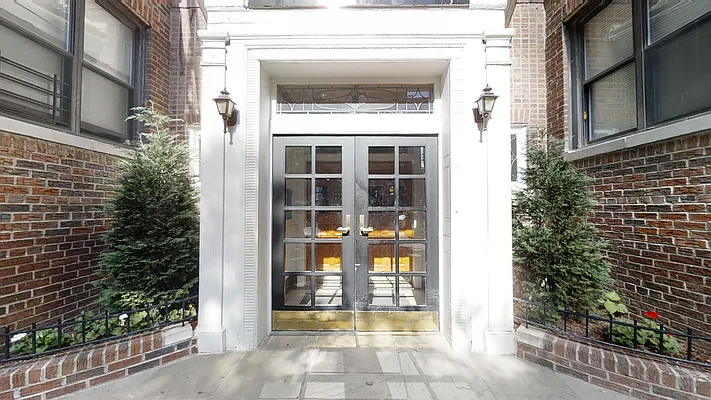 Sold by Remax Edge | media 9