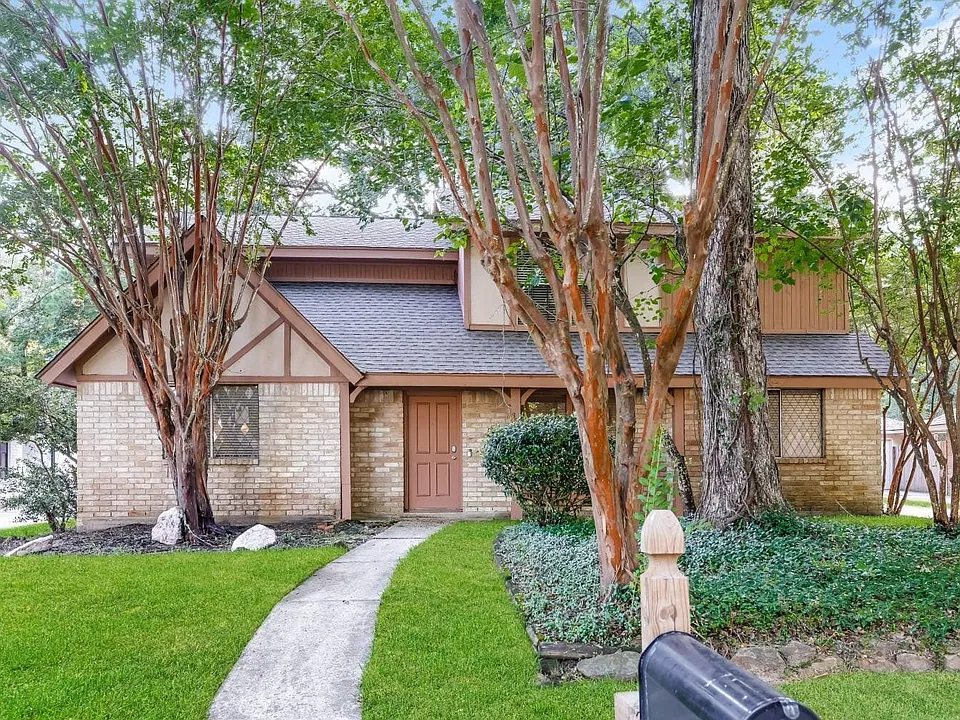 3018 Falling Brook Dr