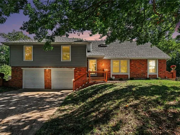 5755 Richards Cir, Shawnee, KS 66216