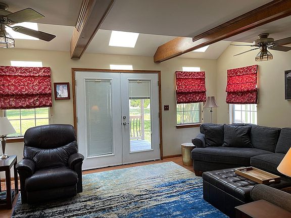 family room w/skylights
