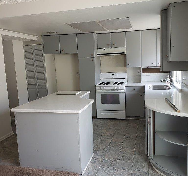 2nd image of 204 Green Heath Pl