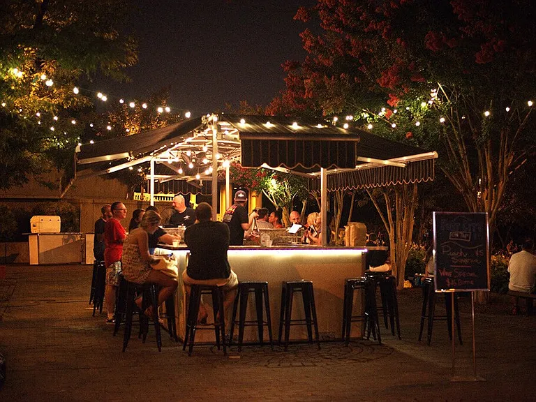 Enjoy the many events and activities hosted by the Rosslyn community throughout the year.