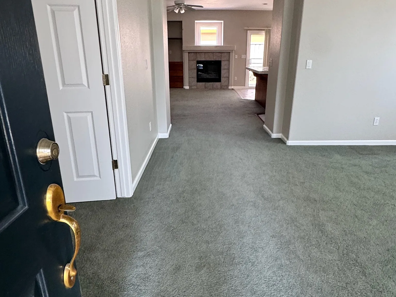 4 bed, 1850 sqft, $3,195 — Photo 3