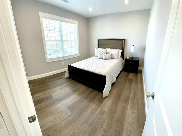 80 Cross Rd, North Dartmouth, MA 02747