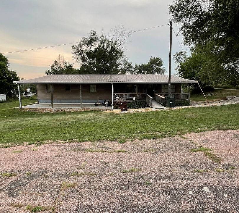 1st image of 104 N Verdel Iowa St