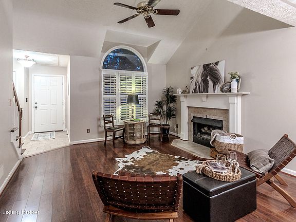 2nd image of 10529 Bay Pointe Ct