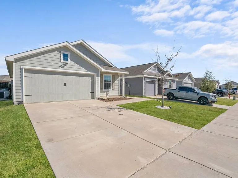 718 Trestle Dr — Photo 35