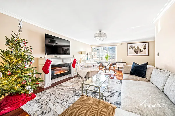 Rented by The Agency | media 4