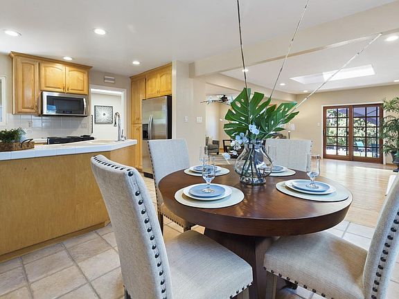 4th image of 381 Surber Dr