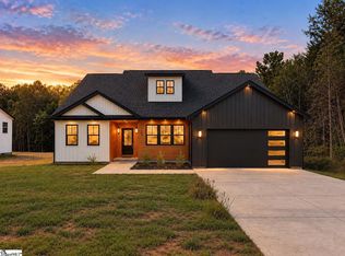 488 Skyline Dr, Campobello, SC 29322