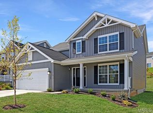 388 Winding Bluffs Ct, Fenton, MO 63026