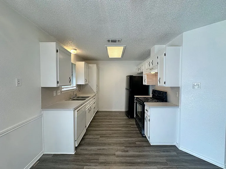 2703 Sidewinder Dr — Photo 8