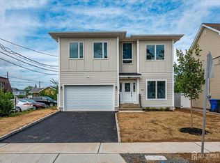 12 Hyde Ave, Iselin, NJ 08830