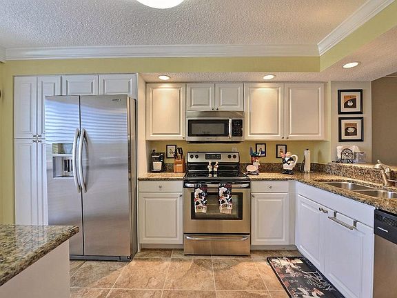 3rd image of 1480 Ocean Dr
