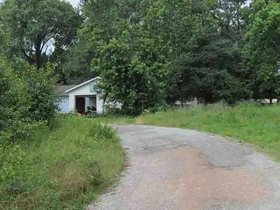 Exterior Neighborhood (street photo)