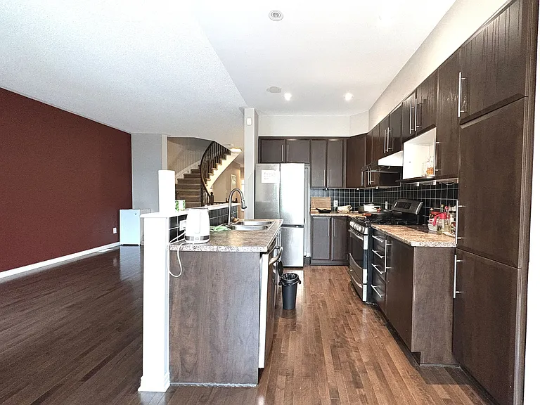 254 Badgeley Ave — Photo 12