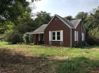 2779 Wards Gap Rd, Mount Airy, NC 27030