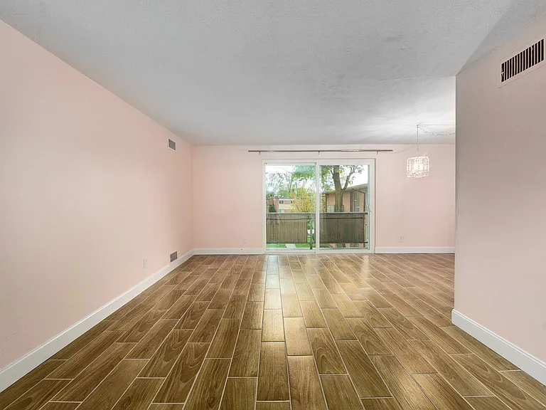 22081 River Oaks Dr #B8 — Photo 11