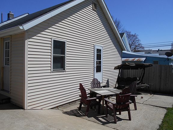 4th image of 207 N 2nd St