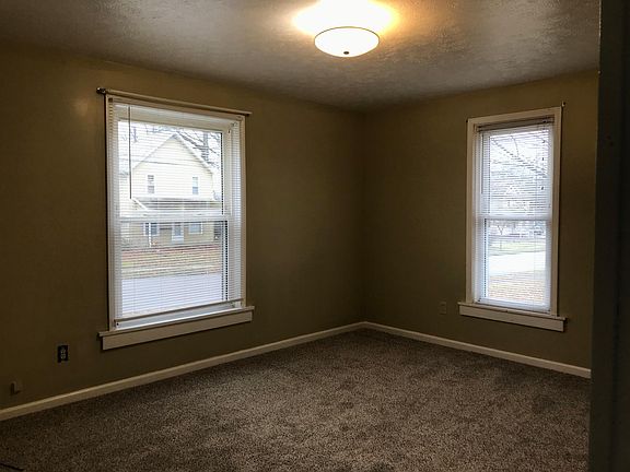 2nd image of 503 W Oak St