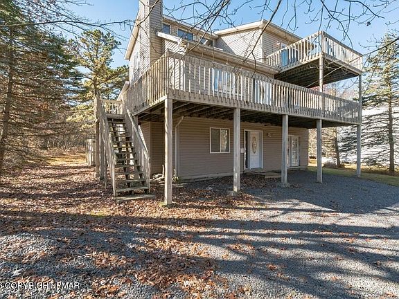 2nd image of 82 Lindbergh Cir