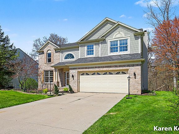 2nd image of 4605 Woodcreek Dr SE