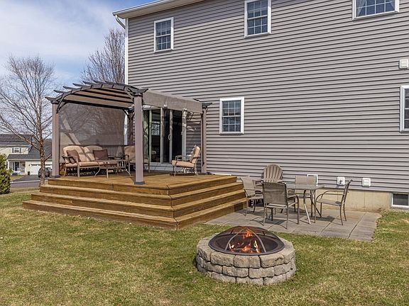 2nd image of 98 Hunting Ridge Lane