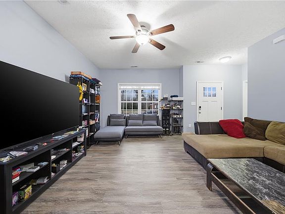 3rd image of 357 W Queen St