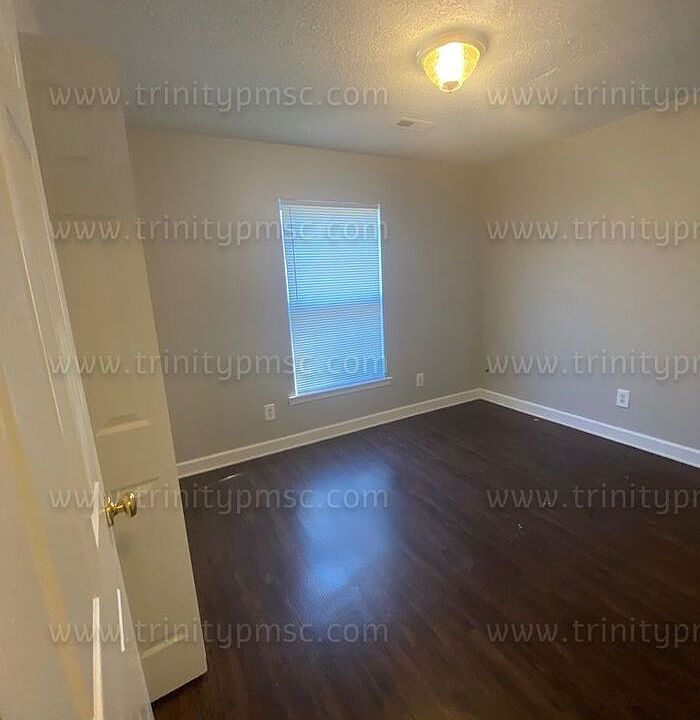 1st image of 1000 Wildwood Ln #1000