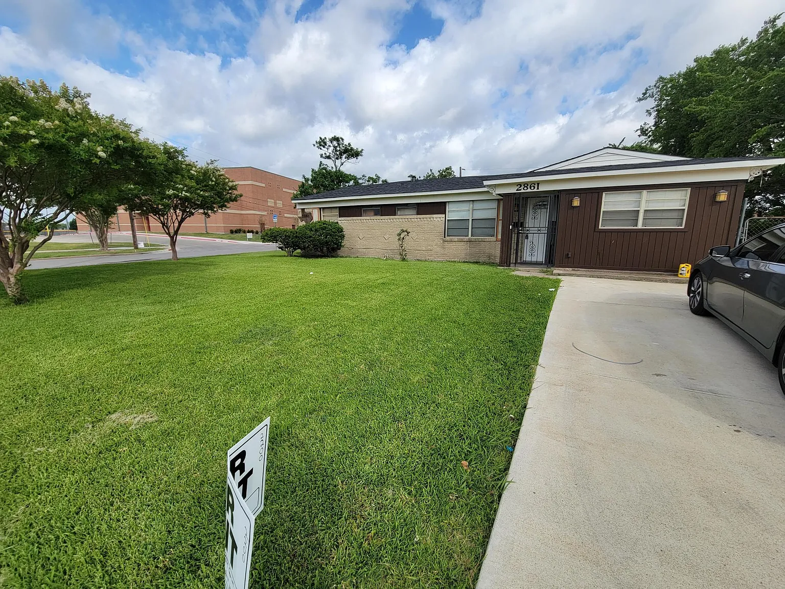 3 bed, 1404 sqft, $1,900 — Photo 3