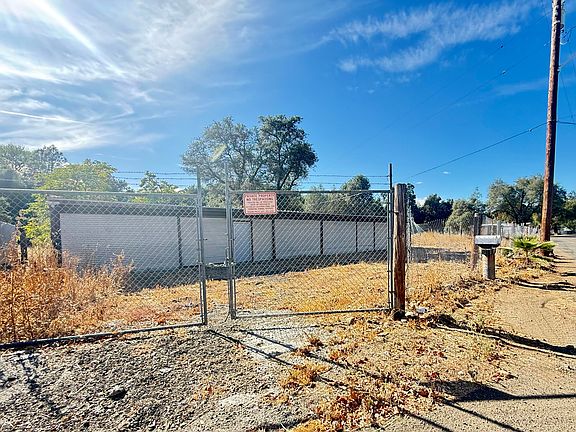 2nd image of 2640 Henderson Rd