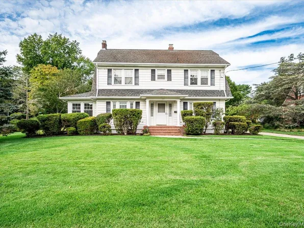 132 Washington Avenue, Patchogue, NY 11772